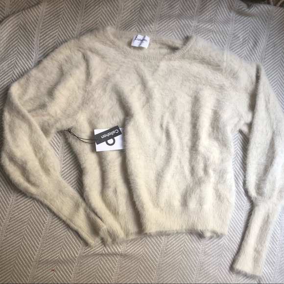 Sweater 🤍Gorgeous smocked cuff boatneck furry - Picture 3 of 12